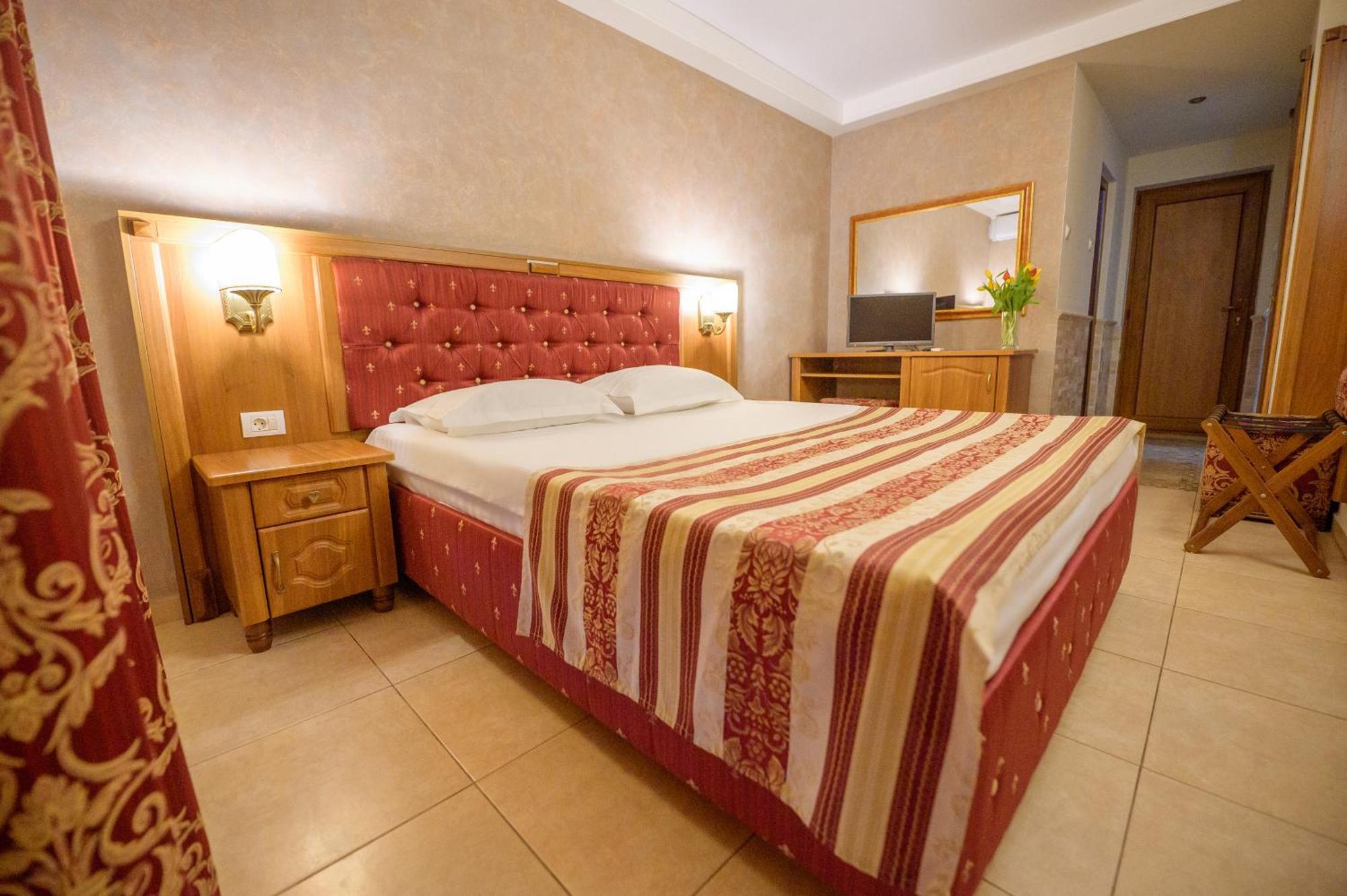 Hotel Iris-mimoza 3*