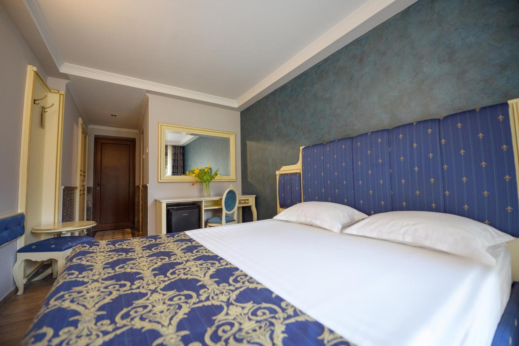 Iris-mimoza Hotel 3*